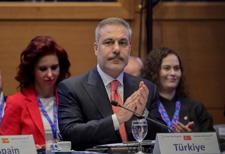 Turkish FM Heads to Singapore for Trade, Defence Talks