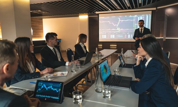 Irish PM Seeks Deeper Trade Talks With China in Beijing