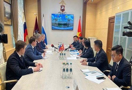 Hanoi, Moscow Deepen Security Cooperation Partnership