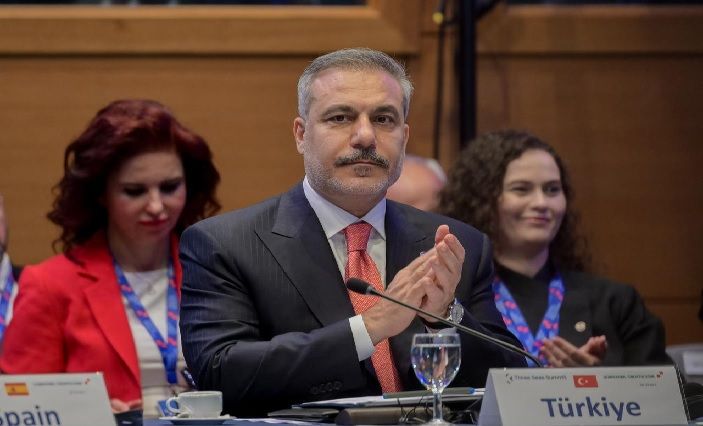 Turkish FM Heads to Singapore for Trade, Defence Talks