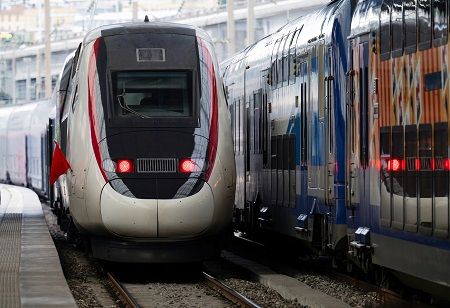 Malaysia, Singapore Unveil First RTS Link Driverless Train