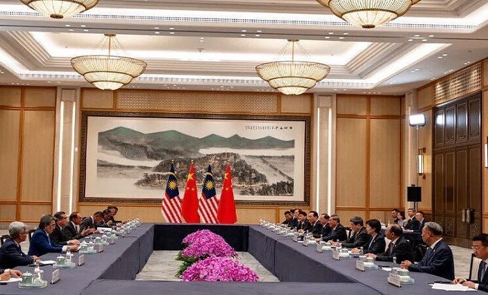 China, Malaysia PMs Meet to Discuss Trade Ties